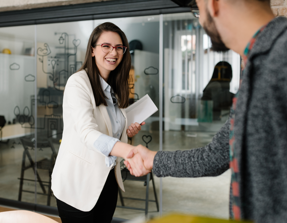 Un réseau de partenaires garantit une orientation rapide et une coordination efficace des parcours.